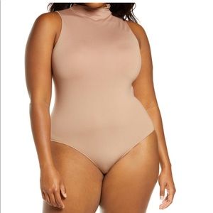 SKIMS ESSENTIAL MOCK NECK SLEEVELESS BODYSUIT